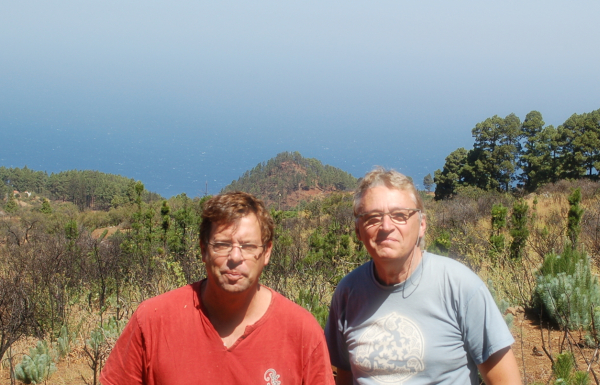 Richard Ashley and Ovidiu Vaduvescu, at the site of AstroFarm La Palma (Aug 2021).